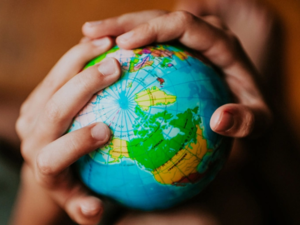 الانسانية تواجه تحديات خطيرة