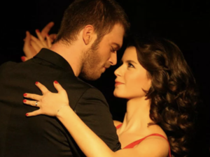 Beren Saat and Kıvanç Tatlıtuğ