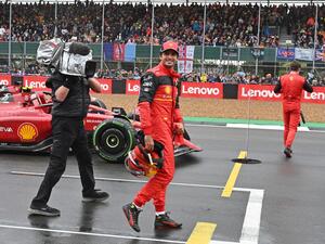 Ferrari's Spanish driver Carlos Sainz Jr reacts after the third and final qualifying session for the Formula One British Grand Prix at the Silverstone motor racing circuit in Silverstone, central England on July 2, 2022. (Photo by JUSTIN TALLIS / AFP)