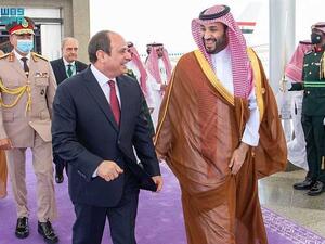 محمد بن سلمان يستقبل الرئيس السيسي في جدة