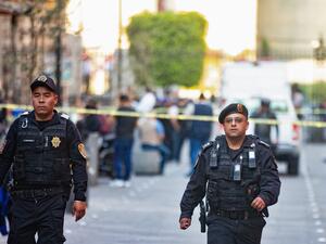 مقتل 13 شخصا بتبادل إطلاق نار بين الشرطة والمسلحين بالمكسيك