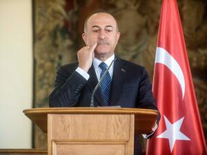 اوغلو يتنصل من تصريحاته بشأن المصالحة مع الاسد