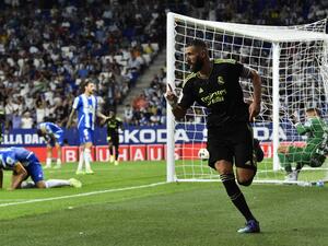 بنزيمة يقود ريال مدريد لانتصار جديد (المصدر: أ ف ب)