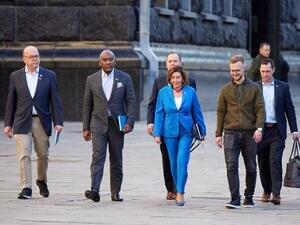 جدول زيارة غامض لبيلوسي الى المحيطين الهندي والهادي