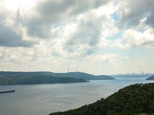 سفينتا شحن حبوب تغادر الموانئ الأوكرانية