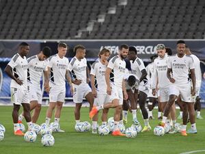 ريال مدريد يستعد لمواجهة فرانكفورت اليوم (المصدر: أ ف ب)