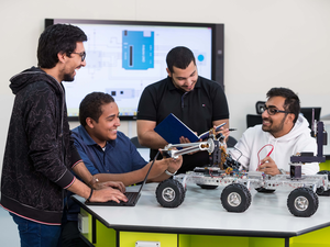 جامعة أبوظبي تحتفي بتخريج 4,770 مهندساً منذ تأسيسها
