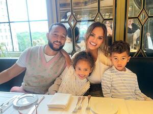 Chrissy teigen, John Legend and their kids