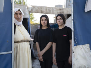 The girls with their grandmother 