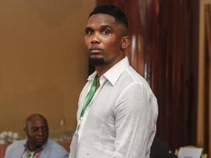 Samuel Eto'o Fils (C), an ex-Cameroonian footballer, is seen during the election of a new president of the Cameroon Football Federation (Fécafoot) at the Mont Fébé Hotel in Yaoundé on December 11, 2021. (Photo by Daniel Beloumou Olomo / AFP)