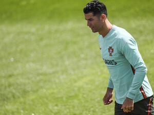 Portugal's forward Cristiano Ronaldo attends a training session at "Cidade do Futebol" training camp in Oeiras, outskirts of Lisbon on June 8, 2022 on the eve of their UEFA Nations League football match against Czech Republic. (Photo by PATRICIA DE MELO MOREIRA / AFP)