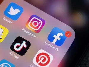 السوشال ميديا