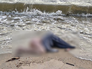 Sex Doll on A Thailand Beach Freaks Tourists 