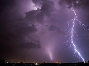 إيطاليا.. صاعقة تضرب طائرة ركاب