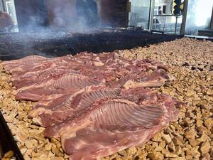 المظبي المشوي على الحجر.. طبخ عماني متفرد