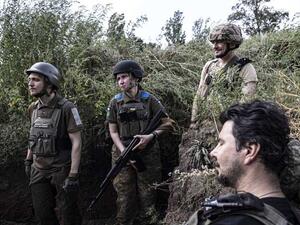 مجندات بالخطوط الأمامية دفاعا عن أوكرانيا