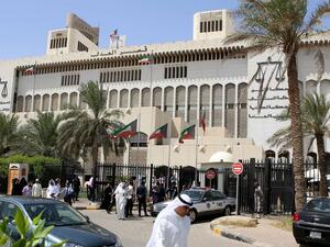 في الانتخابات السابقة حققت المعارضة الاسلامية بـ24 مقعدا من أصل 50 