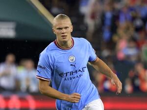 Erling Haaland of Manchester City on the field during the pre-season friendly match between Bayern Munich and Manchester City at Lambeau Field on July 23, 2022 in Green Bay, Wisconsin. Justin Casterline/Getty Images/AFP (Photo by Justin Casterline / GETTY IMAGES NORTH AMERICA / Getty Images via AFP)
