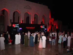 First customers in Oman receive new iPhone 14 as Ooredoo unveils new device at midnight 