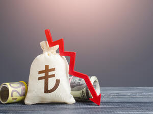 Indian Rupee Hits Record Low Amid the Ongoing Strengthening of the US Dollar