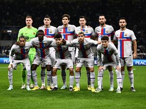 فريق برشلونة (المصدر: أ ف ب)