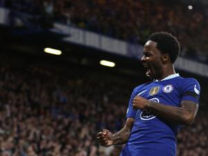 ستيرلينغ يقود هجوم تشيلسي اليوم أمام بالاس (المصدر: أ ف ب)