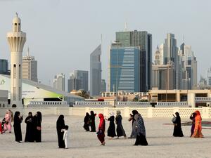 احتجاج اماراتي على تصريحات مسؤول اوربي العنصرية وغير اللائقة