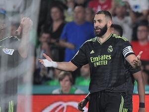 بنزيمة يقود ريال مدريد للفوز (المصدر: أ ف ب)