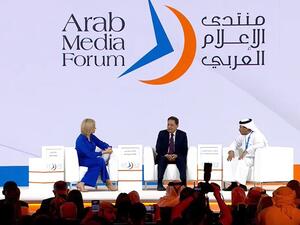 دعوة تتلقاها الصحافة في دبي