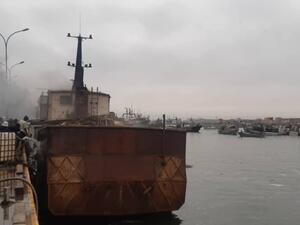 غرق سفينة أبحاث موريتانية في شاطئ مدينة نواذيبو