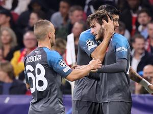 نابولي يذل أياكس على أرضه (المصدر: أ ف ب)