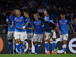 نابولي يسعى للتفوق على بولونيا اليوم (المصدر: أ ف ب)