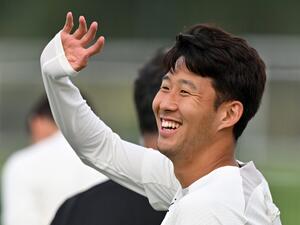 سون مرشح لقيادة هجوم توتنهام اليوم إلى جانب كين وريتشارليسون (المصدر: أ ف ب)