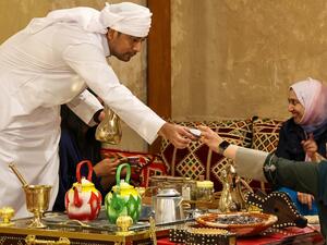 قالت الحكومة القطرية ان هذا القرار تفاديا للاكتظاظات في الطرقات اثناء فترة المونديال 