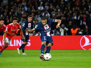 مبابي يسجل هدف باريس سان جيرمان (المصدر: أ ف ب)