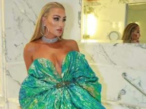 Video: A Girl Harasses Maya Diab on Stage!