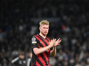 Manchester City's Belgian midfielder Kevin De Bruyne greets the fans after the end of the UEFA Champions League 1st round day 4 group G football match FC Copenhagen vs Manchester City in Copenhagen, Denmark, on October 11, 2022. (Photo by Jonathan NACKSTRAND / AFP)