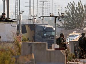 حاجز عسكري اسرائيلي بالقرب من مدينة نابلس