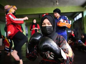 فتيات أفغانيات وفنون الدفاع عن النفس