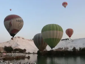 المناطيد سياحة صاعدة في تركيا
