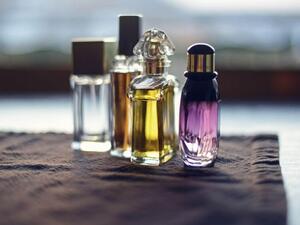 تفسير حلم العطر في المنام للعزباء