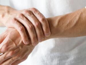 خدر اليد اليسرى متى يكون خطيرًا