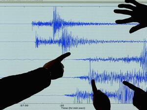 زلزال يضرب ساحل قرب إيطاليا