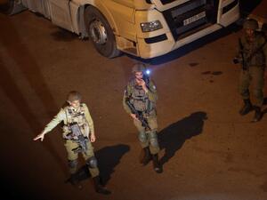 وزعمت اذاعة جيش الاحتلال ان الناشط كان يخطط "لهجوم ارهابي بمركز البلاد"