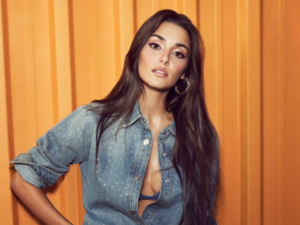 Hande Erçel shares love life details!