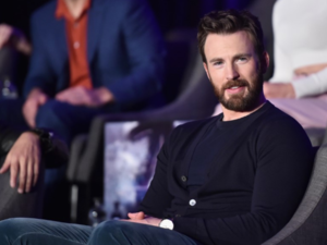 Chris Evans is officially the sexiest man alive! 