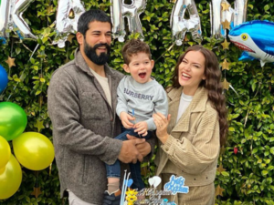 Burak Özçivit shares heartwarming pic with his son