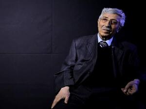 عبدالعزيز المقالح الشاعر اليمني في ذمة الله