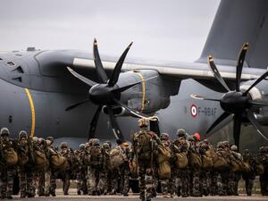 الجيش الفرنسي يعاني من نقص كبير في التمويل (أ ف ب)