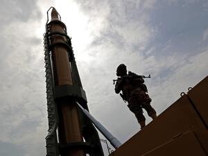 صاروخ باليستي إيراني 